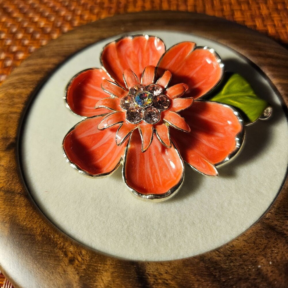 Vintage Enamel Brooch - Picture 2 of 5